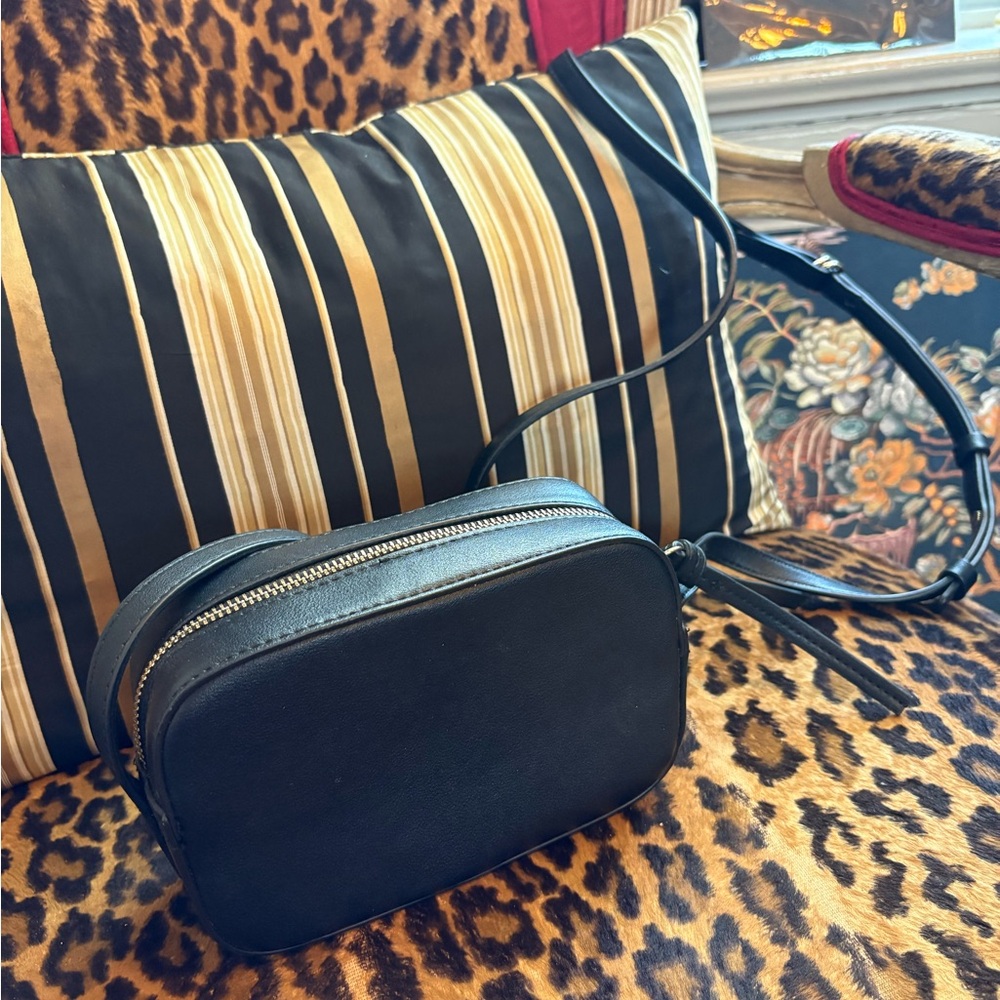 GAP Elegant Black Crossbody Bag